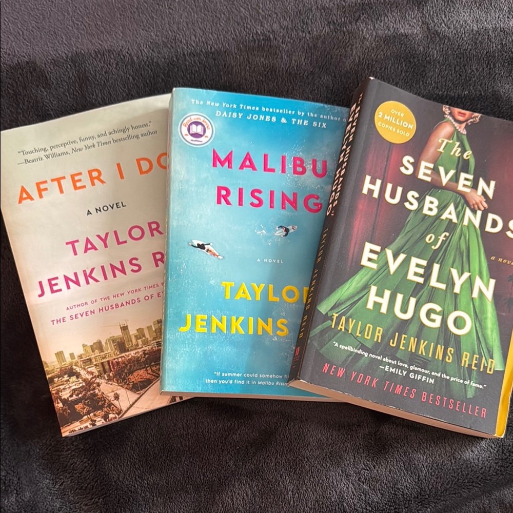 Bundle of Taylor Jenkins Reid books